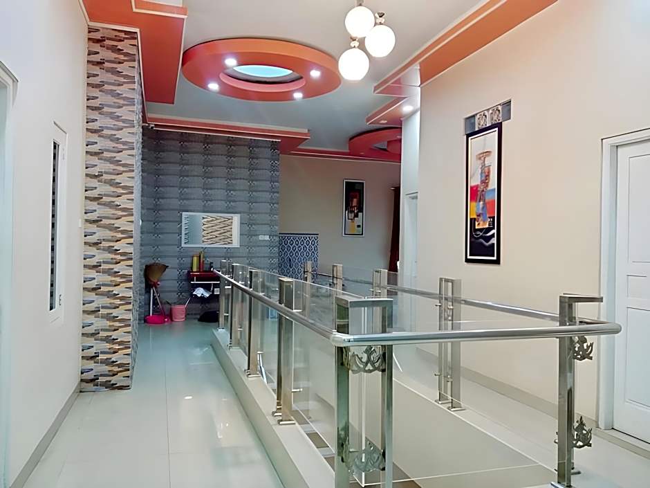 Urbanview Hotel Rifal Home Tegal