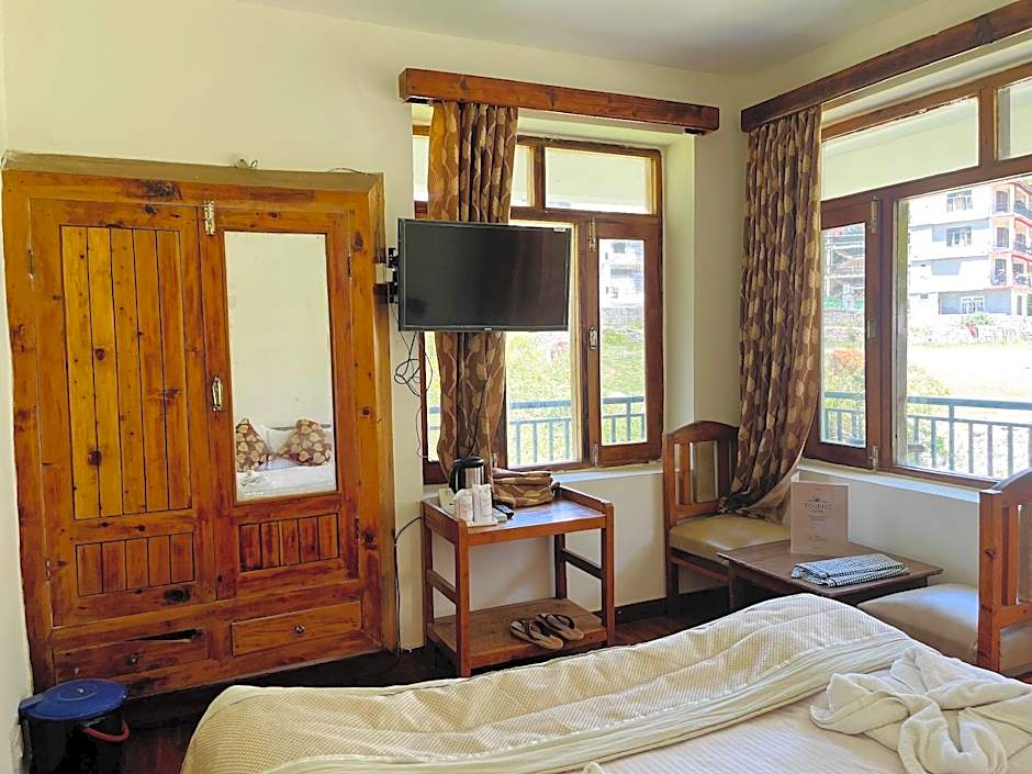 Tourist Hotel