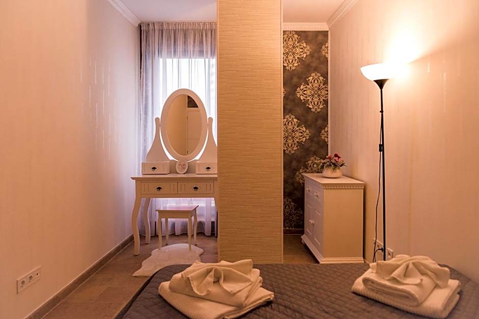 Lira Holiday Apartments