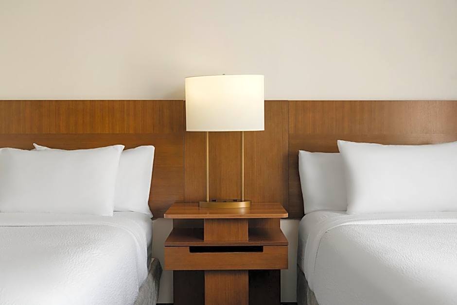 Fairfield Inn & Suites by Marriott Newark Liberty International Airport