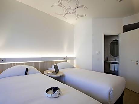 Agora Twin Room By Ibis
