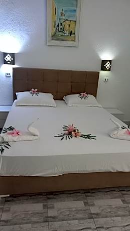 Double Room with Balcony (2 Adults + 1 Child)