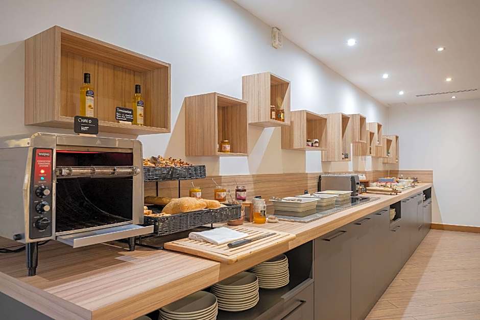 Zenitude Hotel la Valadiere, an Ascend Collection Hotel