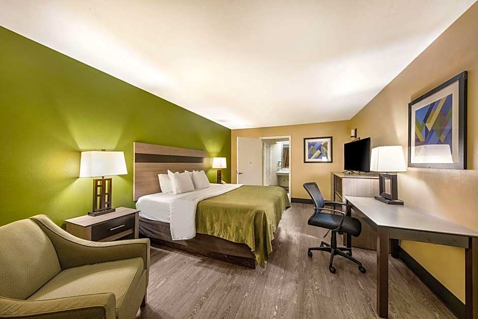 Quality Inn & Suites Garland