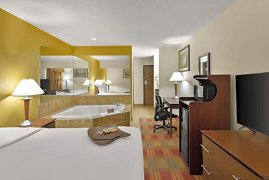 Best Western Lakewood Inn