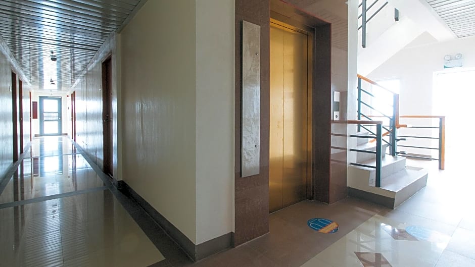 RedDoorz Plus @ Alpina Heights Paranaque