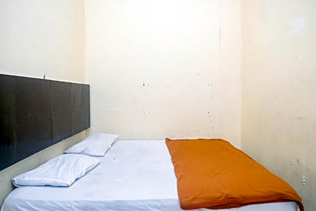 RedDoorz @ Simpang Pos Medan