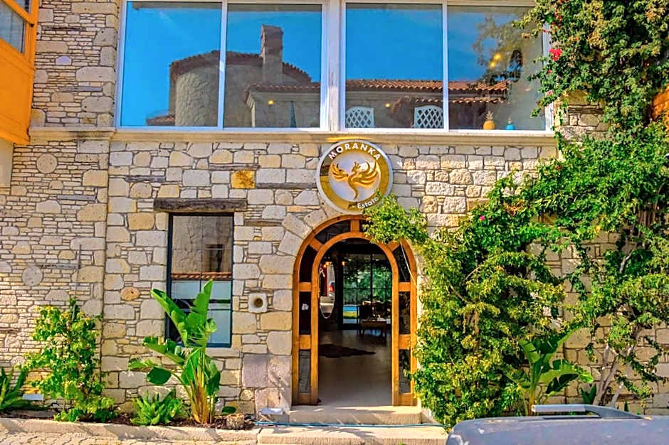 MorAnka Alaçatı