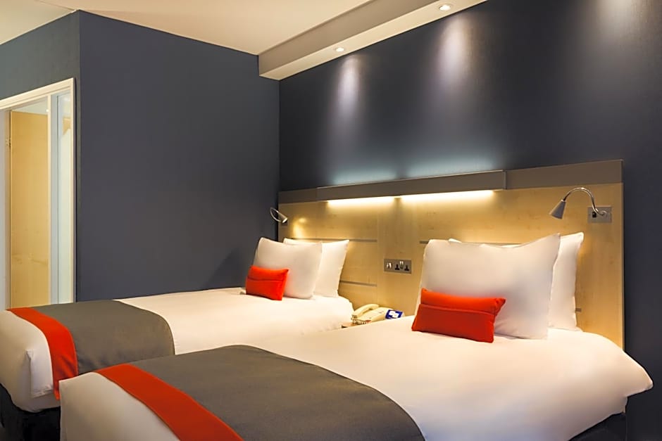 Holiday Inn Express London - Watford Junction By IHG