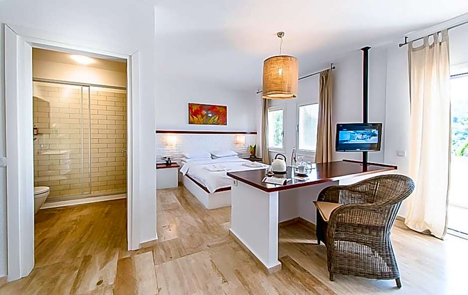 Photo 1 of 11 of Junior Suite
