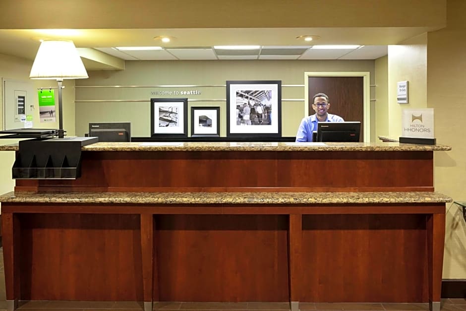 Hampton Inn Seattle Airport