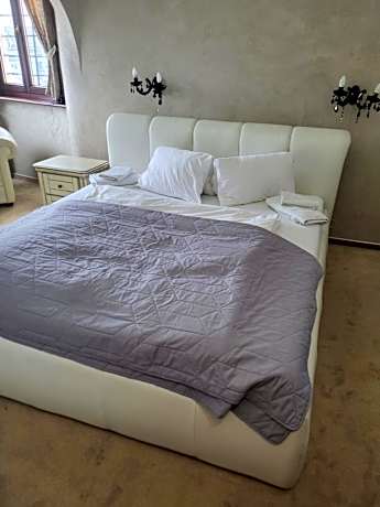 Deluxe Double Room with Bath