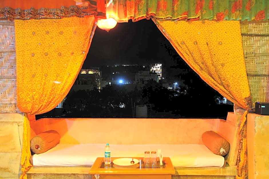 Hotel Marina Mahal