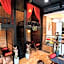 Lynlan Hostel & Cafe