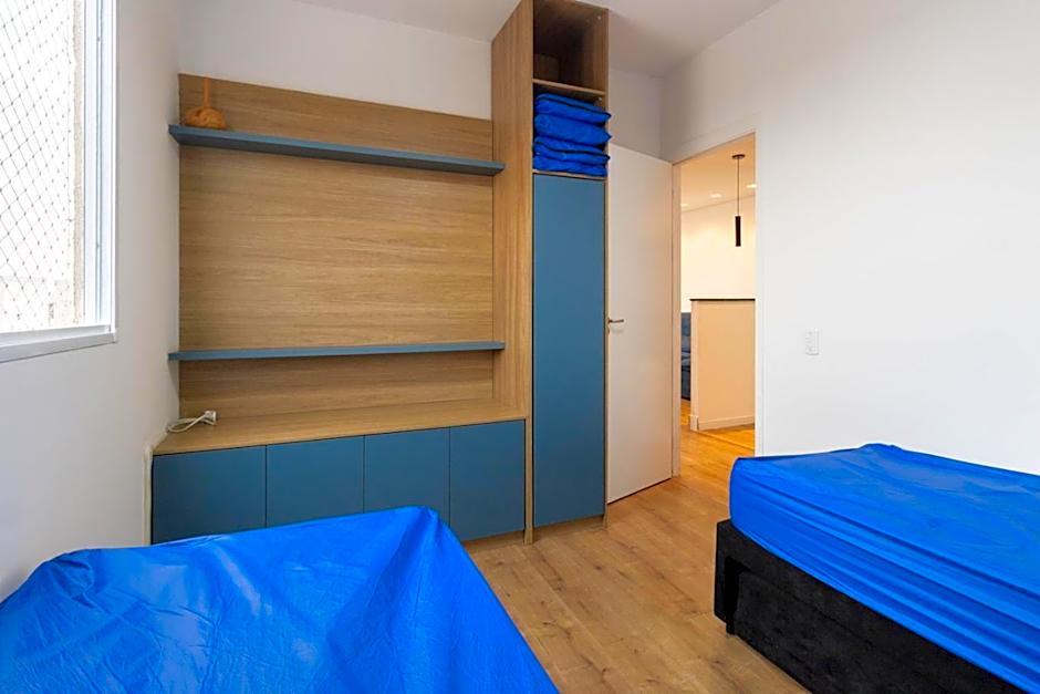 Apto c piscina e WiFi na Praia da Enseada -Guaruja