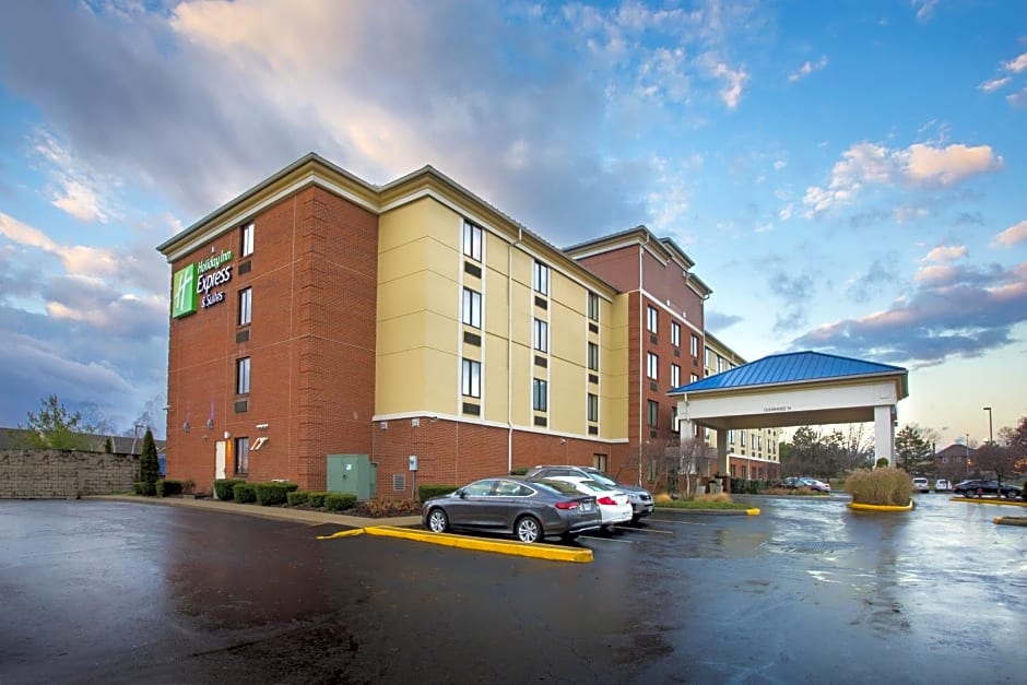 Holiday Inn Express Hotel & Suites Columbus Airport, an IHG Hotel