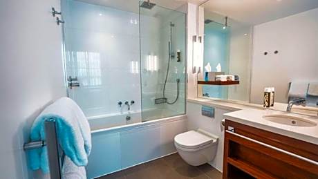 Executive Suite,1 King Bed, Kitchenette, Balcony