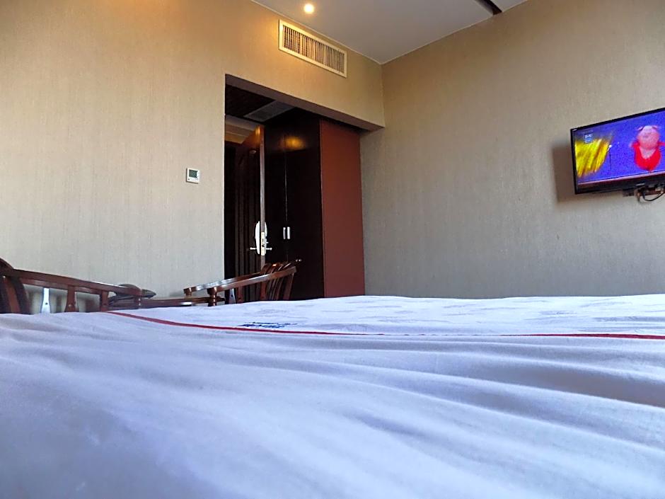Freedom City Hotel