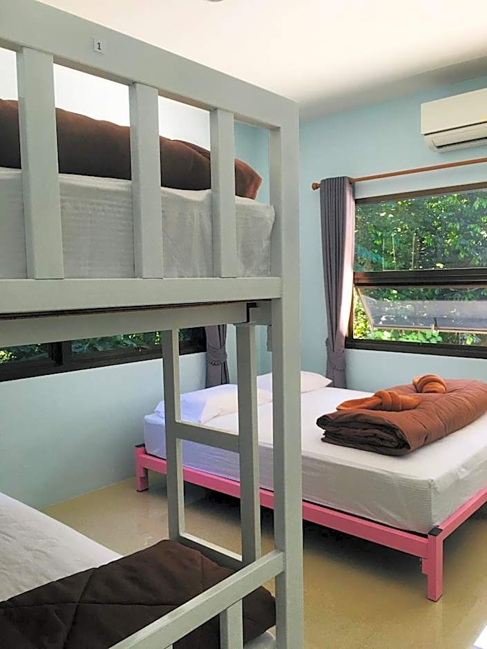 Khaosok Secret Hostel