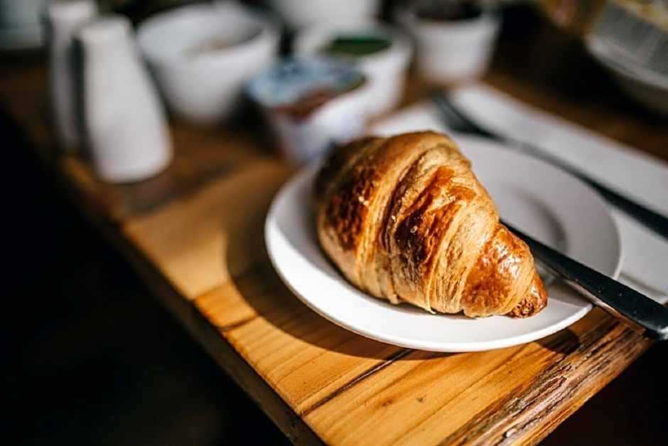 The Duke of Edinburgh Hotel & Bar