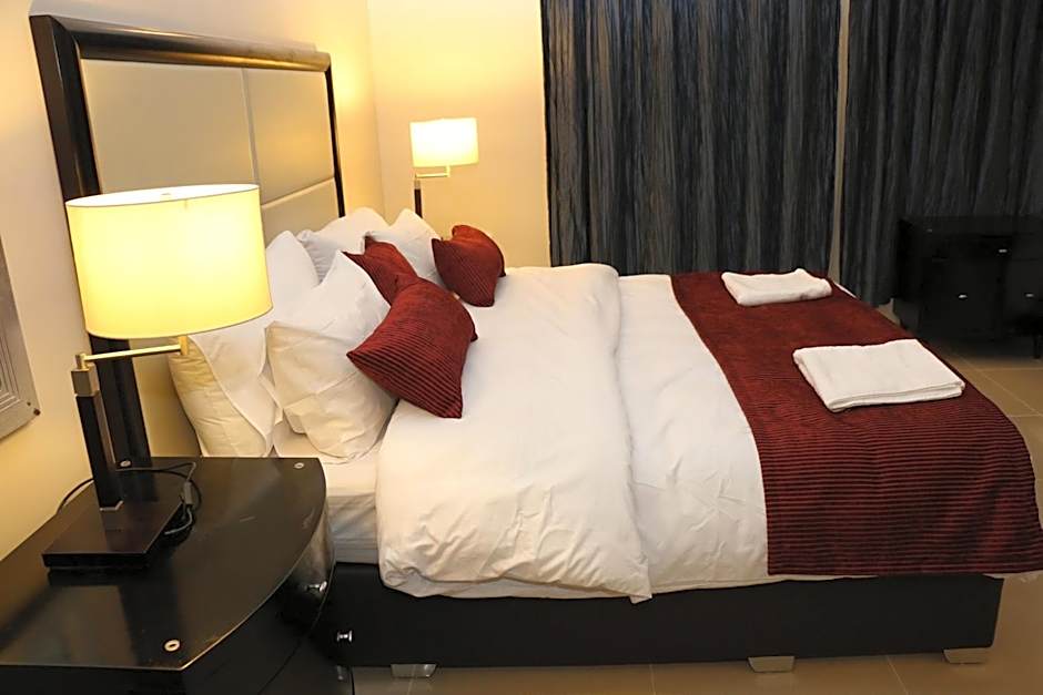 Over Mountains Hotel