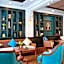 Manoir Des Arts Hotel
