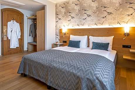 Deluxe Double Room with Bath