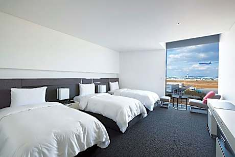 Superior Triple Room with Airport View