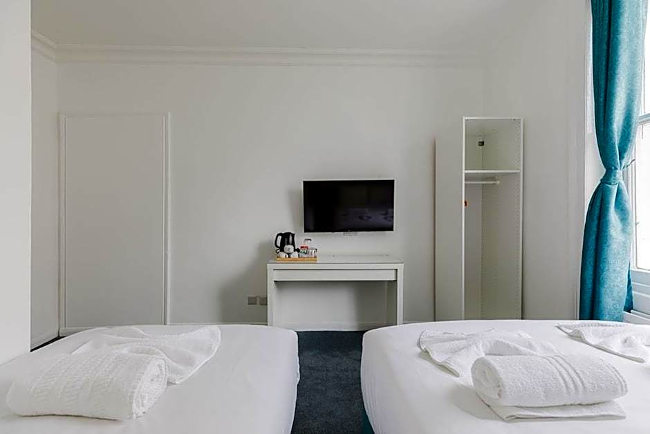 Palace Court Hotel