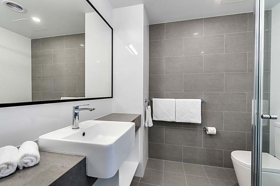 Thornton Executive Hotel