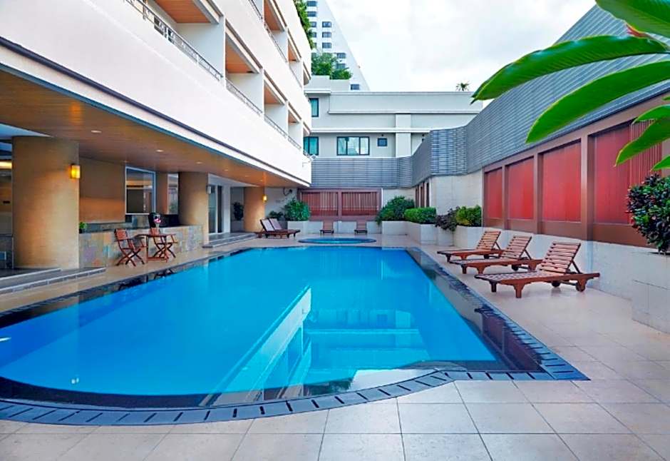 S.M. GRANDE RESIDENCE