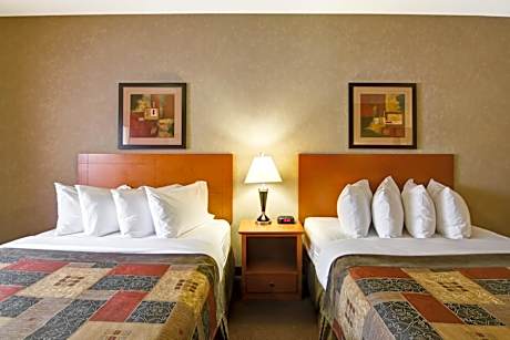 Deluxe Queen Room with Two Queen Beds