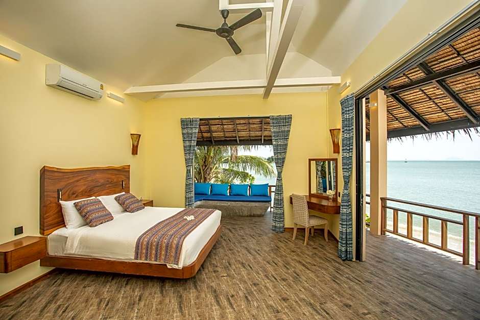 Absolute Beachfront Villas