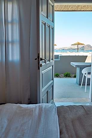 Sunset Private Garden Residences with Outdoor Hot Tub