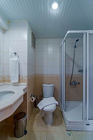 DOUBLE SINGLE USE POOL VIEW