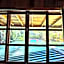 Hotel La Isla Inn