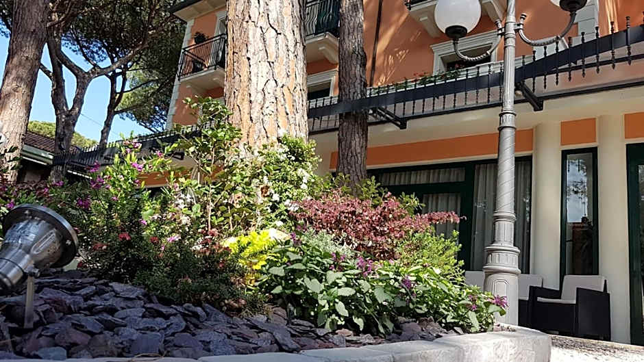 Hotel Boccaccio-free parking-