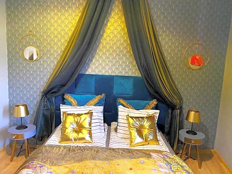 Gold room