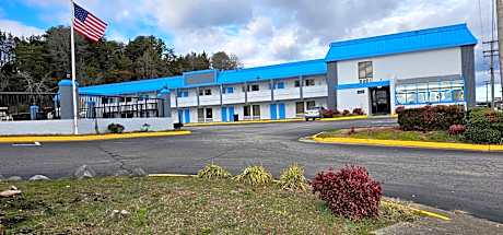 Astoria Hotel West