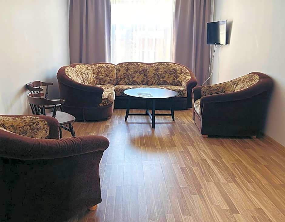 KAUNO JACHTKLUBAS Baltosios Burės