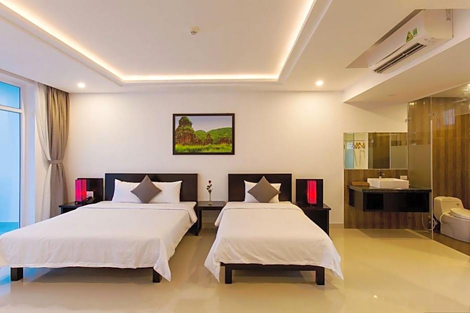 Riverside White House Hotel