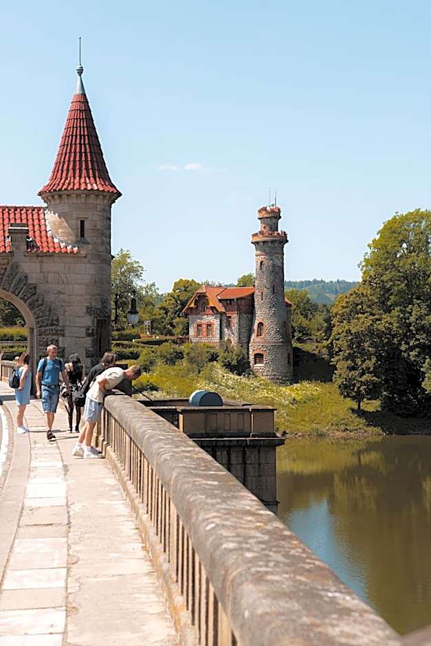 ART Hostel & Apartments