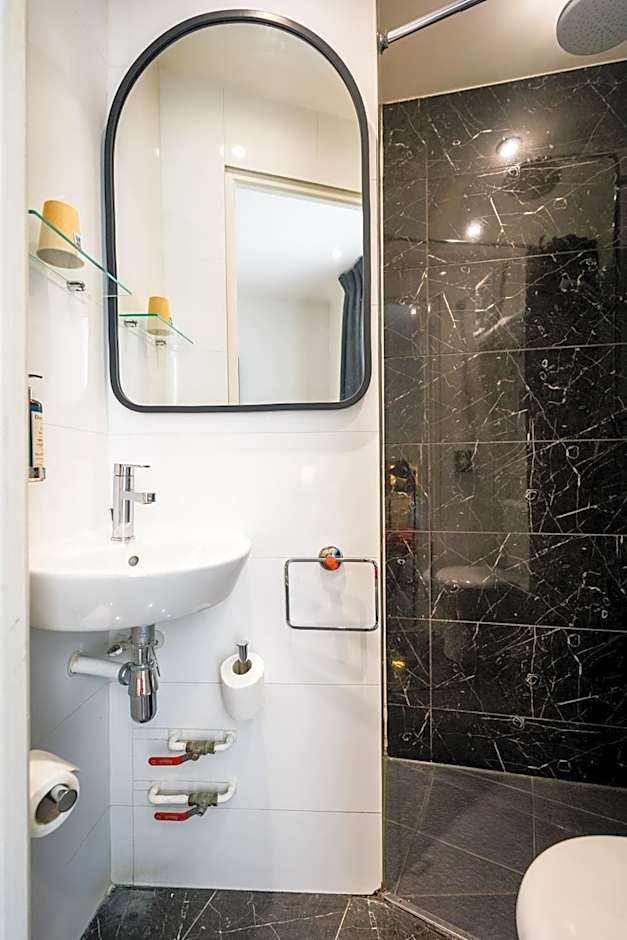 Hotel Montparnasse Saint Germain