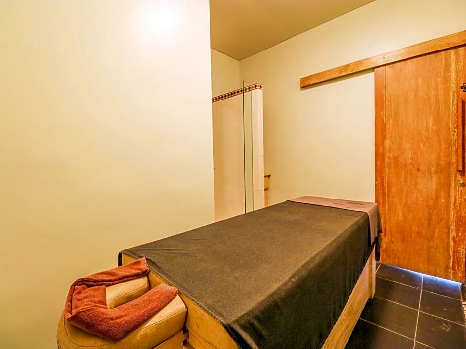 Capital O 2114 Grand Jimbaran Boutique Hotel