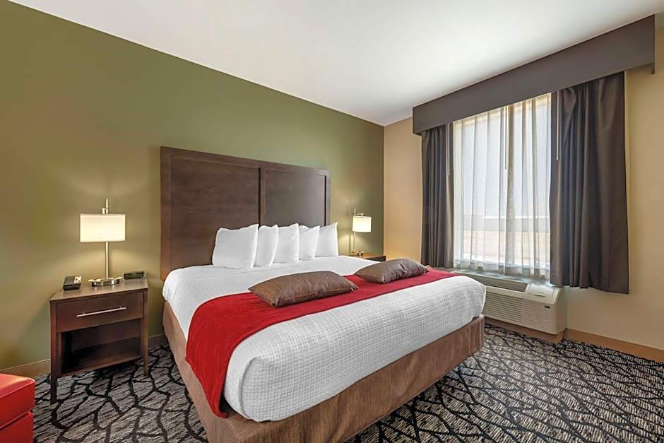 Best Western Plus Lakeview Hotel