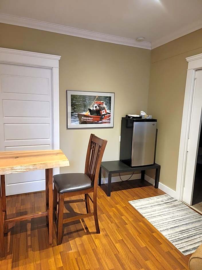 Beaver Hut Bed And Breakfast