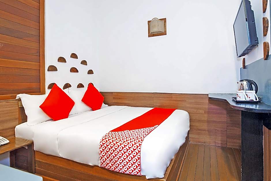 OYO 210 Hotel Five 2