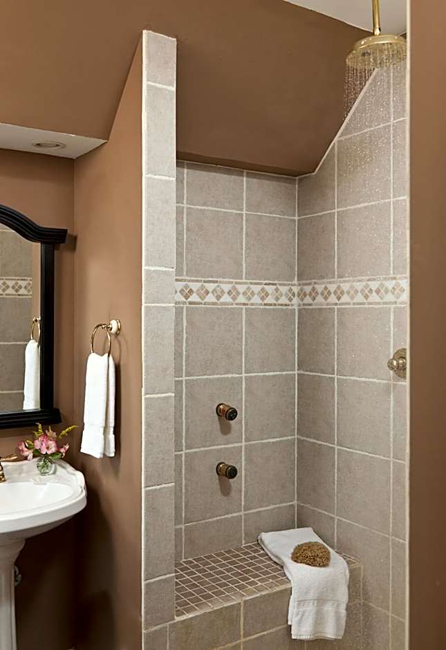 The Inn & Tavern at Meander