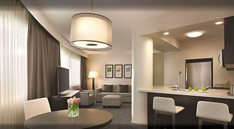 1 King Bed, Suite, Nonsmoking, Accessible