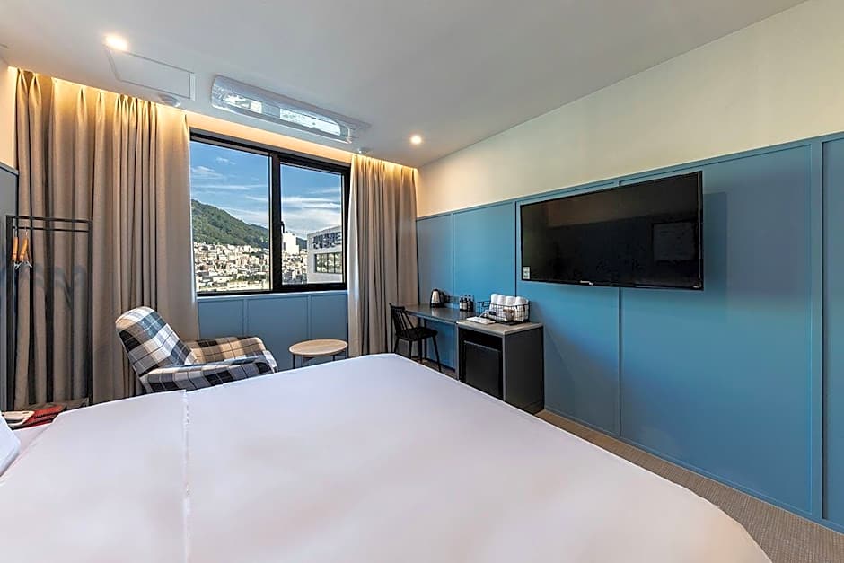 Brown-Dot Hotel Deokcheon